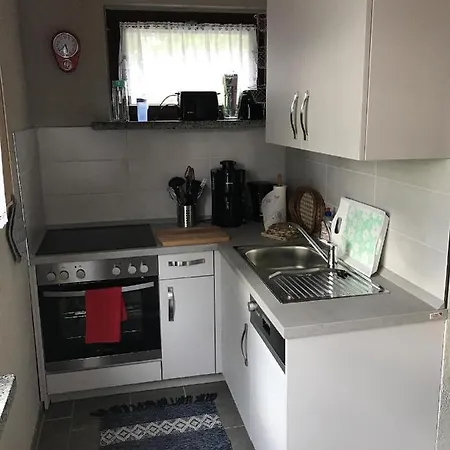 Ruhig Gelegenes Ferienhaus Mit Gemutlicher Terrasse Und Grillmoglichkeit Hébergement de vacances