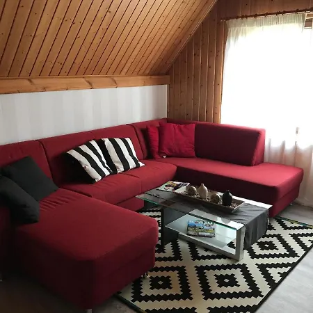 Hébergement de vacances Ruhig Gelegenes Ferienhaus Mit Gemutlicher Terrasse Und Grillmoglichkeit Neustadt-Glewe