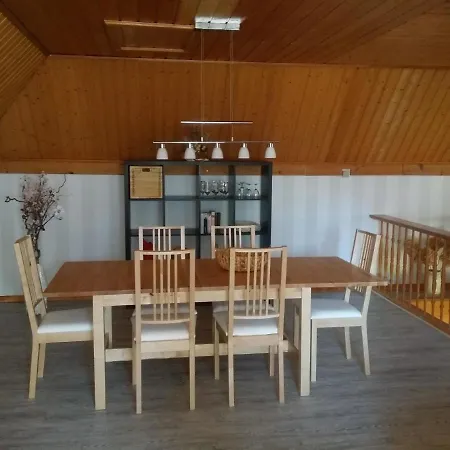 Hébergement de vacances Ruhig Gelegenes Ferienhaus Mit Gemutlicher Terrasse Und Grillmoglichkeit *